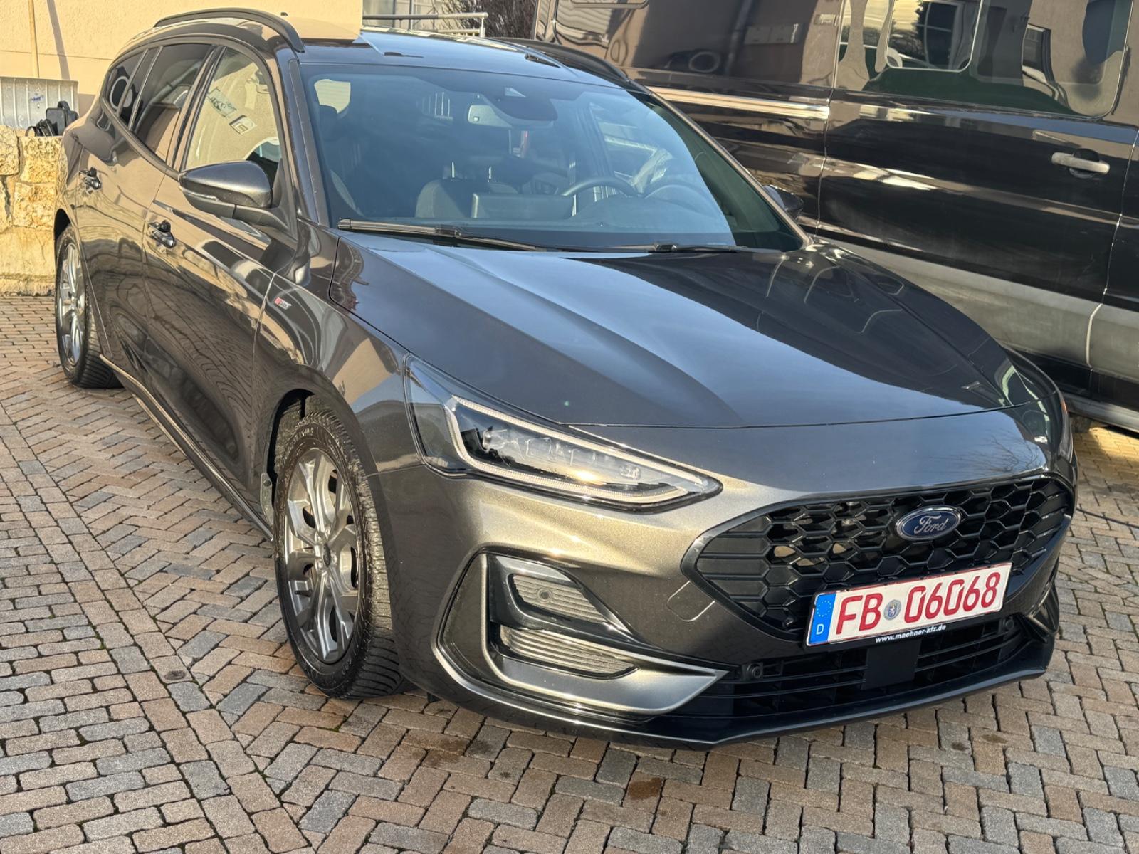 Ford Focus Turnier ST-Line Aut.  Panorama-Matrix -AHK