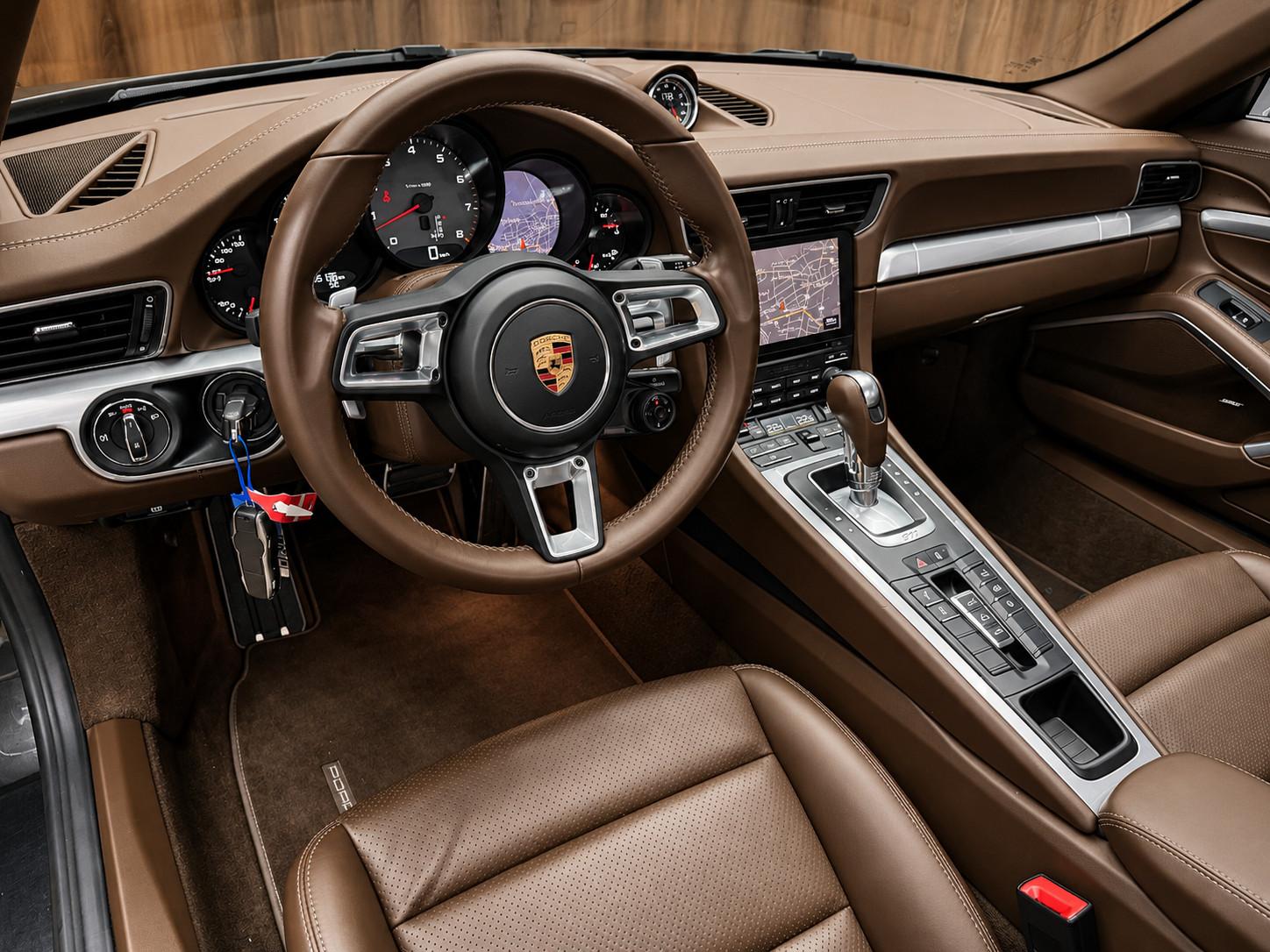 PORSCHE 911 991.2 CARRERA S CABRIOLET / CUIR / PACK SPORT CHRONO