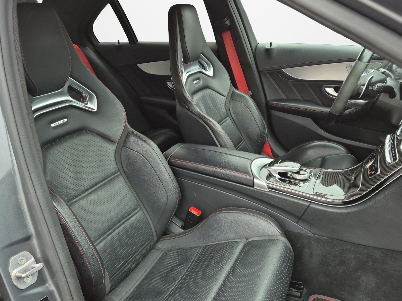 Fahrzeugabbildung Mercedes-Benz C43AMG PERF NIGHT BURM KAM LED HUD 360° HECK