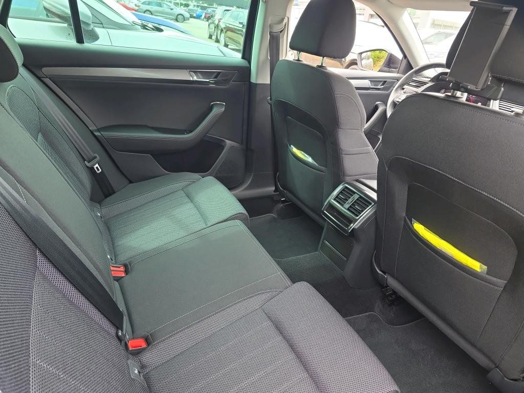 Fahrzeugabbildung SKODA Superb Combi 2.0 TDI Style/AHK/ST-HZG/360°/ACC/