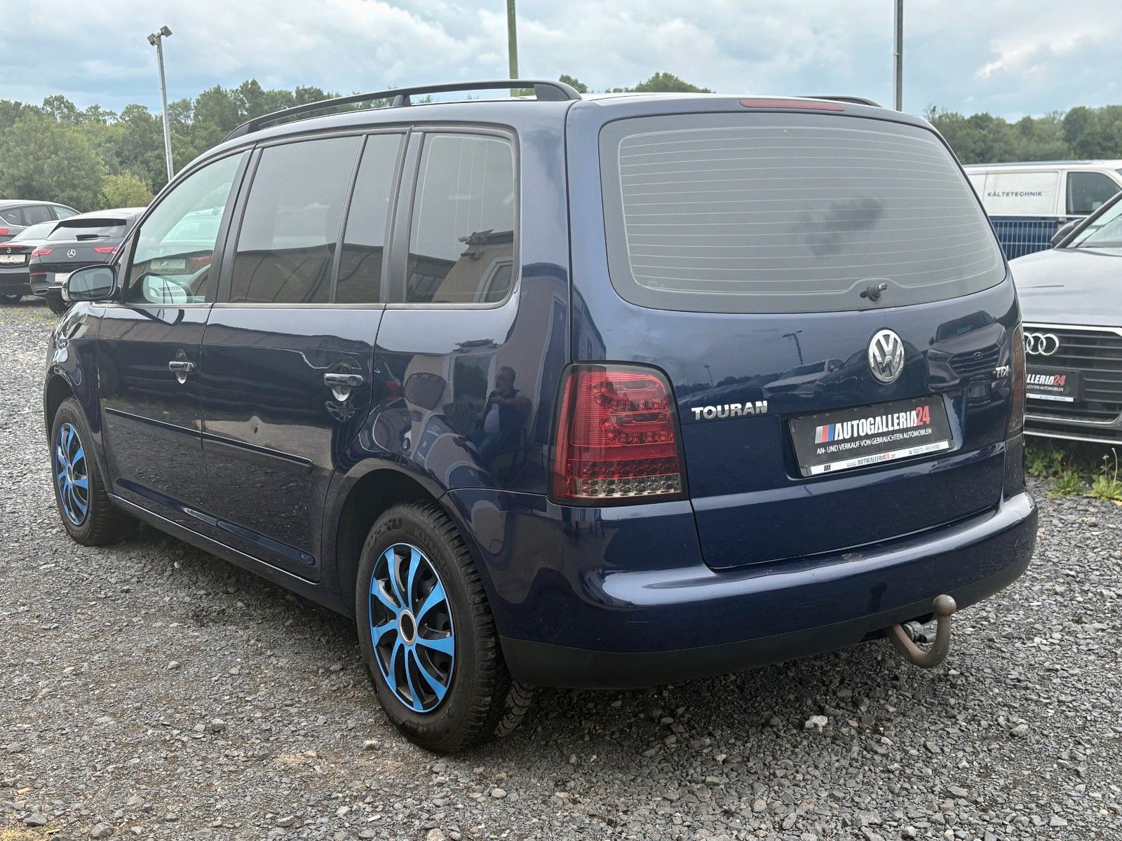 Fahrzeugabbildung Volkswagen Touran Trendline 1.9 TDI Navi SHZ AHK Klima