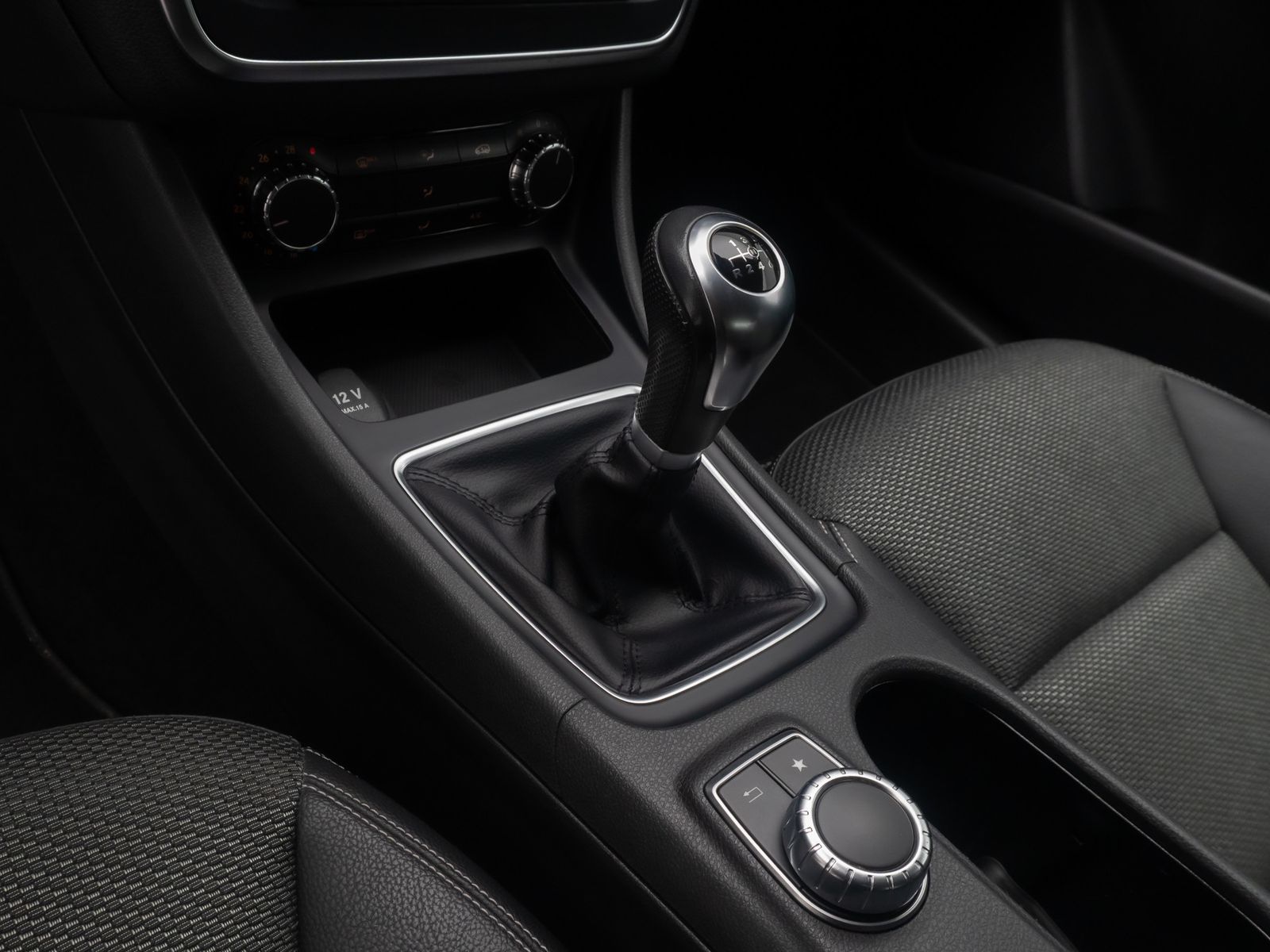 Fahrzeugabbildung Mercedes-Benz CLA 200 CDI NAVI Standhzng AudioSyst BerganfahrS