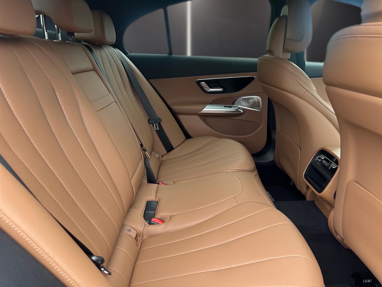 Mercedes-Benz E200 AMG Line Premium Plus Lim./Pano/0,99 % Zins