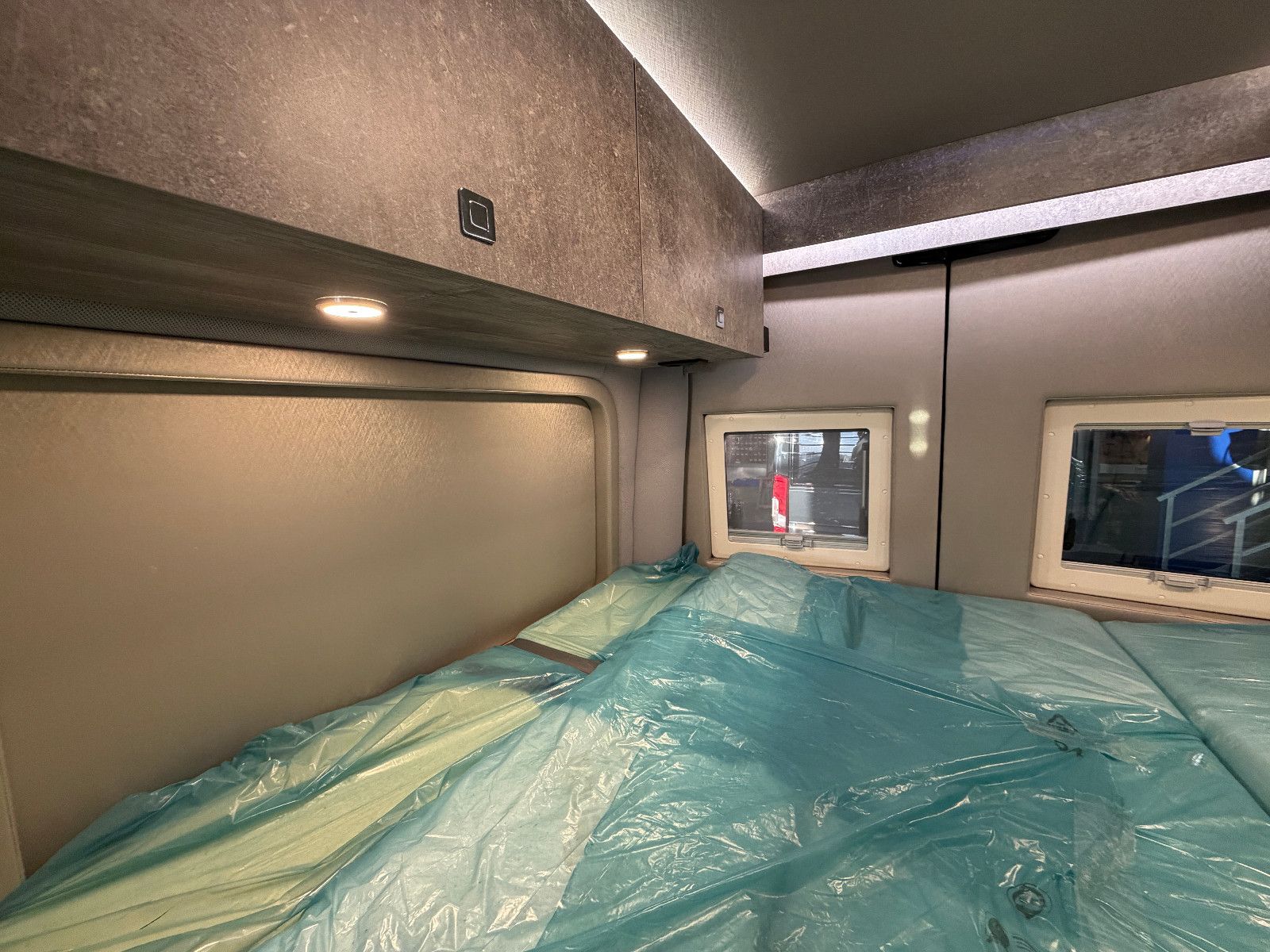 Fahrzeugabbildung Robeta Adonis - Luxus Campervan Aufstelldach