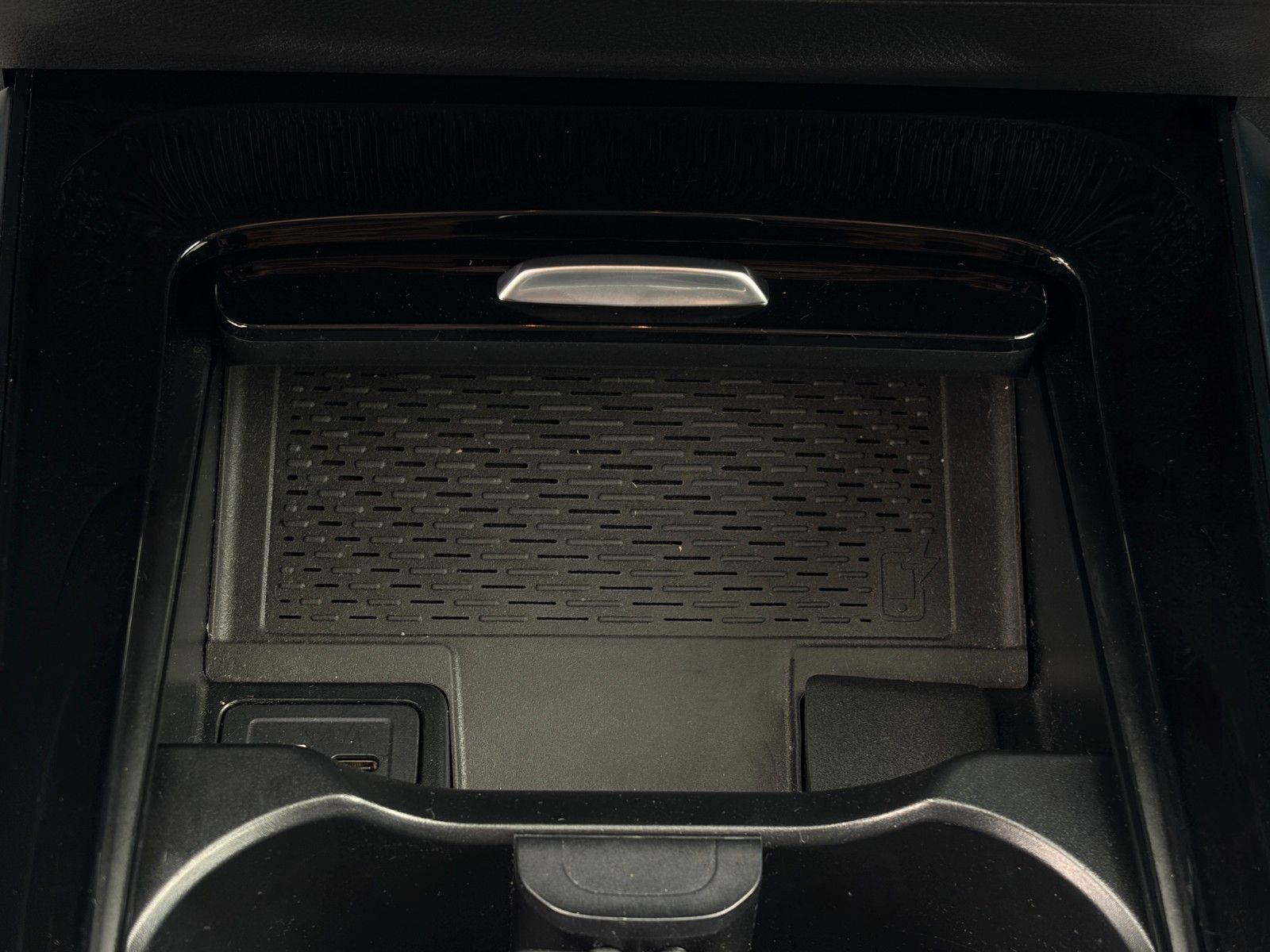 Fahrzeugabbildung Mercedes-Benz GLA 200 7G-DCT Progressive CarPlay Temp CAM AHK