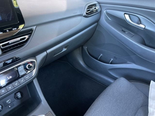 Fahrzeugabbildung Hyundai i30 1.5 T-GDI Mild-Hybrid Trend Navigation, Sitz