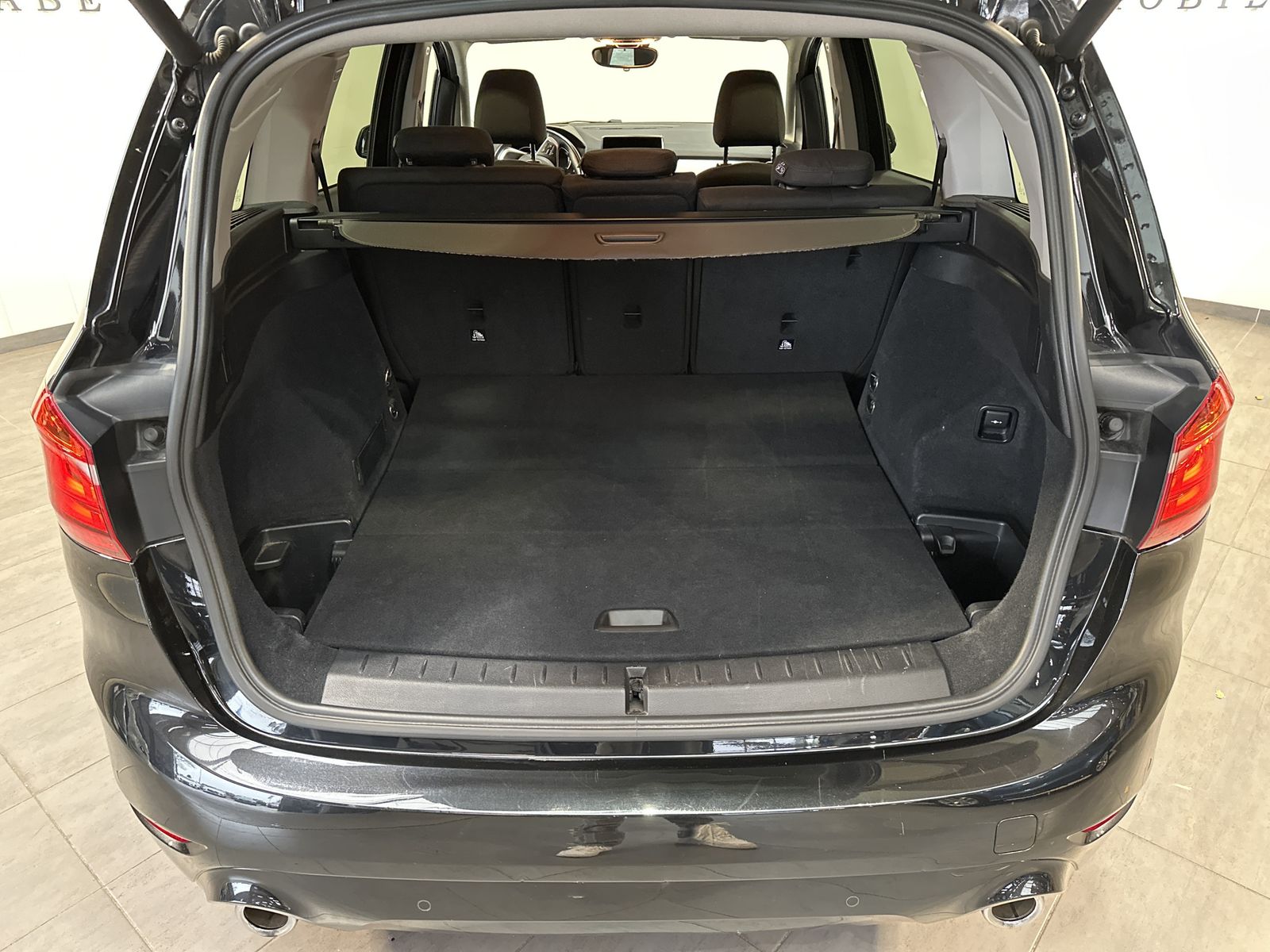 Fahrzeugabbildung BMW 218d Gran Tourer Advantage Aut. NAV+LED+AHK+KAM