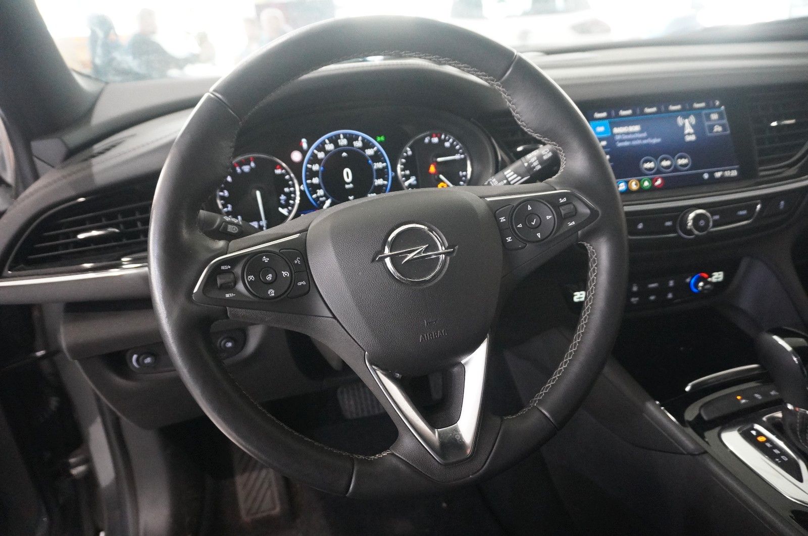 Fahrzeugabbildung Opel Insignia B ST 2.0D ELEGANCE NAVI/LED/KAMERA/DAB+