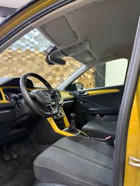 Volkswagen T-Roc - 9