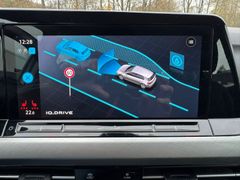 Fahrzeugabbildung Volkswagen Golf VIII Lim. Life LED Navi Sitzh Massage ACC