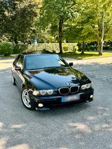 BMW 525i e39 M54b25 - BMW 525 Limousine 525i e39 mit Benzin-Antrieb