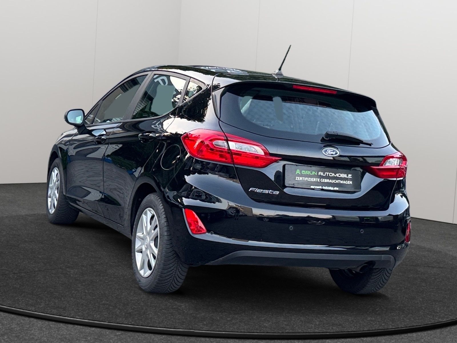 Fahrzeugabbildung Ford Fiesta Cool & Connect*PDC*Navi*Klima*SZH*SH gepf