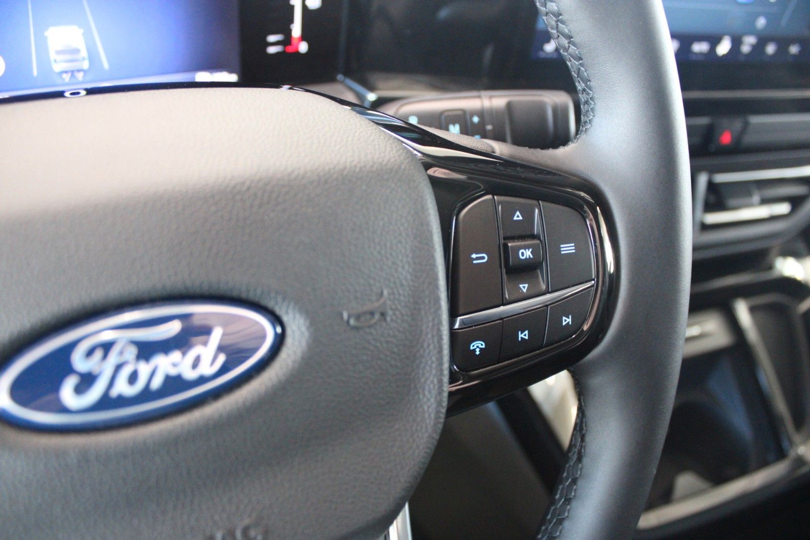 Fahrzeugabbildung Ford Bürstner COPA Attractive L1 Titanium MARKISE