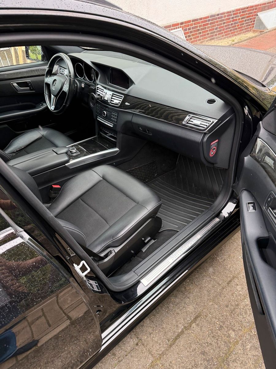 MERCEDES-BENZ Mercedes Benz E 220 Night Edition Avangart