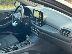 Fahrzeugabbildung Hyundai i30 1.0 T-GDI Connect & Go *Navi*Kamera*PDC*LED*