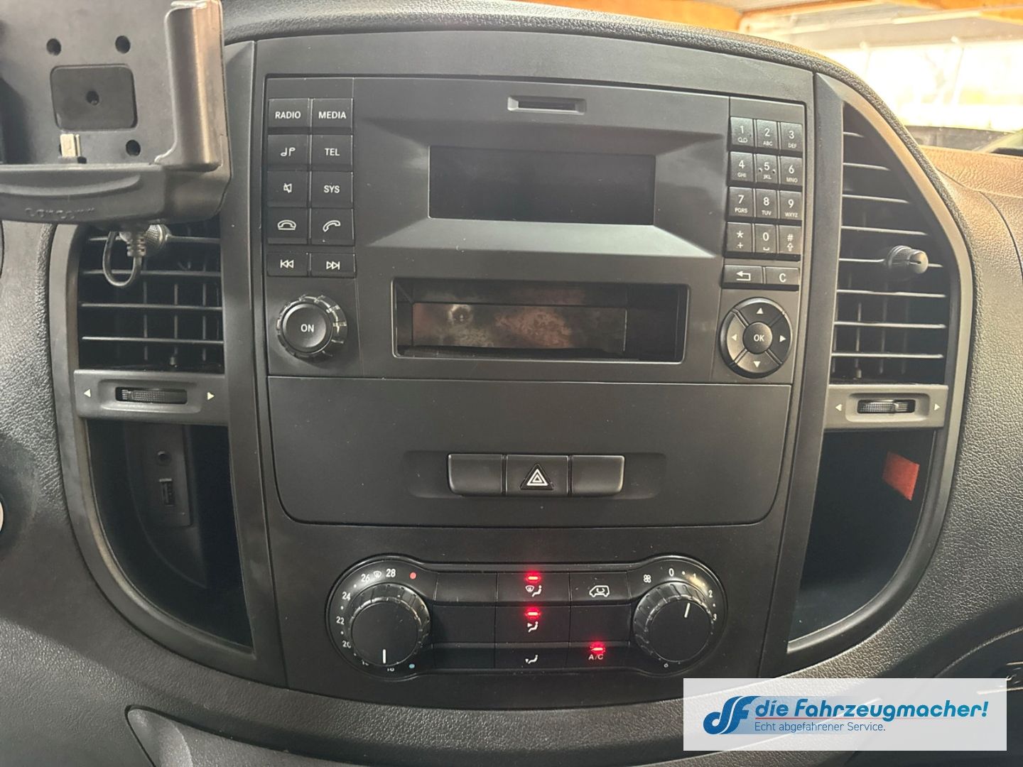 Fahrzeugabbildung Mercedes-Benz Vito Kasten111 CDI Lang SHZ Temp PDCv+h Leder Be