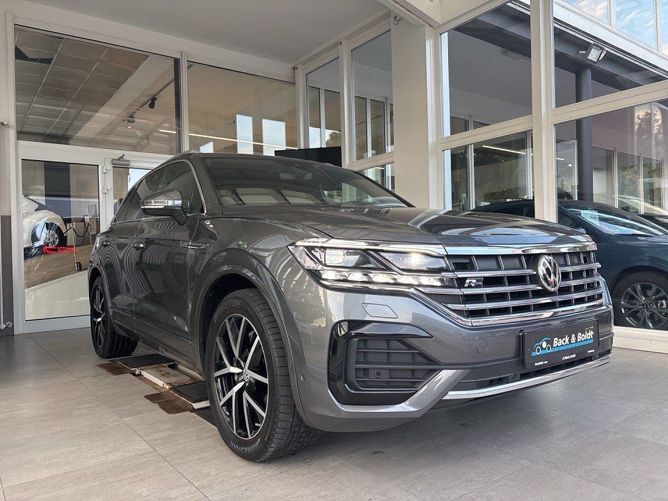 VW Touareg R-Line 3.0TDI KEYLESS+DYNAUDIO+HEAD-UP+M