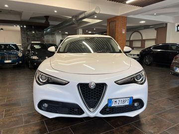 Alfa-Romeo Stelvio - 2