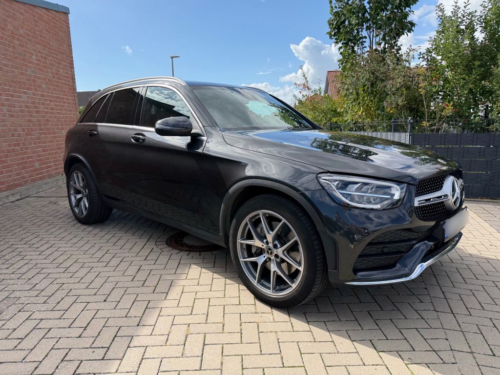 Image of Mercedes-Benz GLC 300