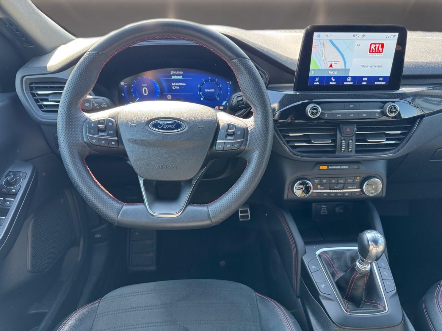 Fahrzeugabbildung Ford Kuga ST-Line X HUD AHK-klappbar Navi Soundsystem