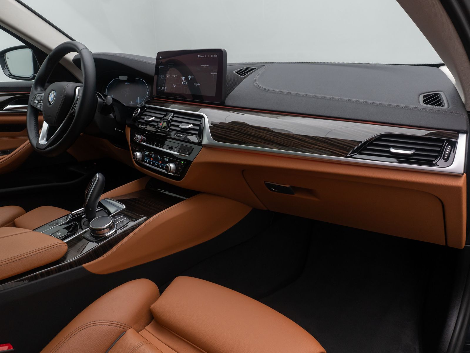 Fahrzeugabbildung BMW 530e Luxury Line Panorama Kamera Laser HUD DAB