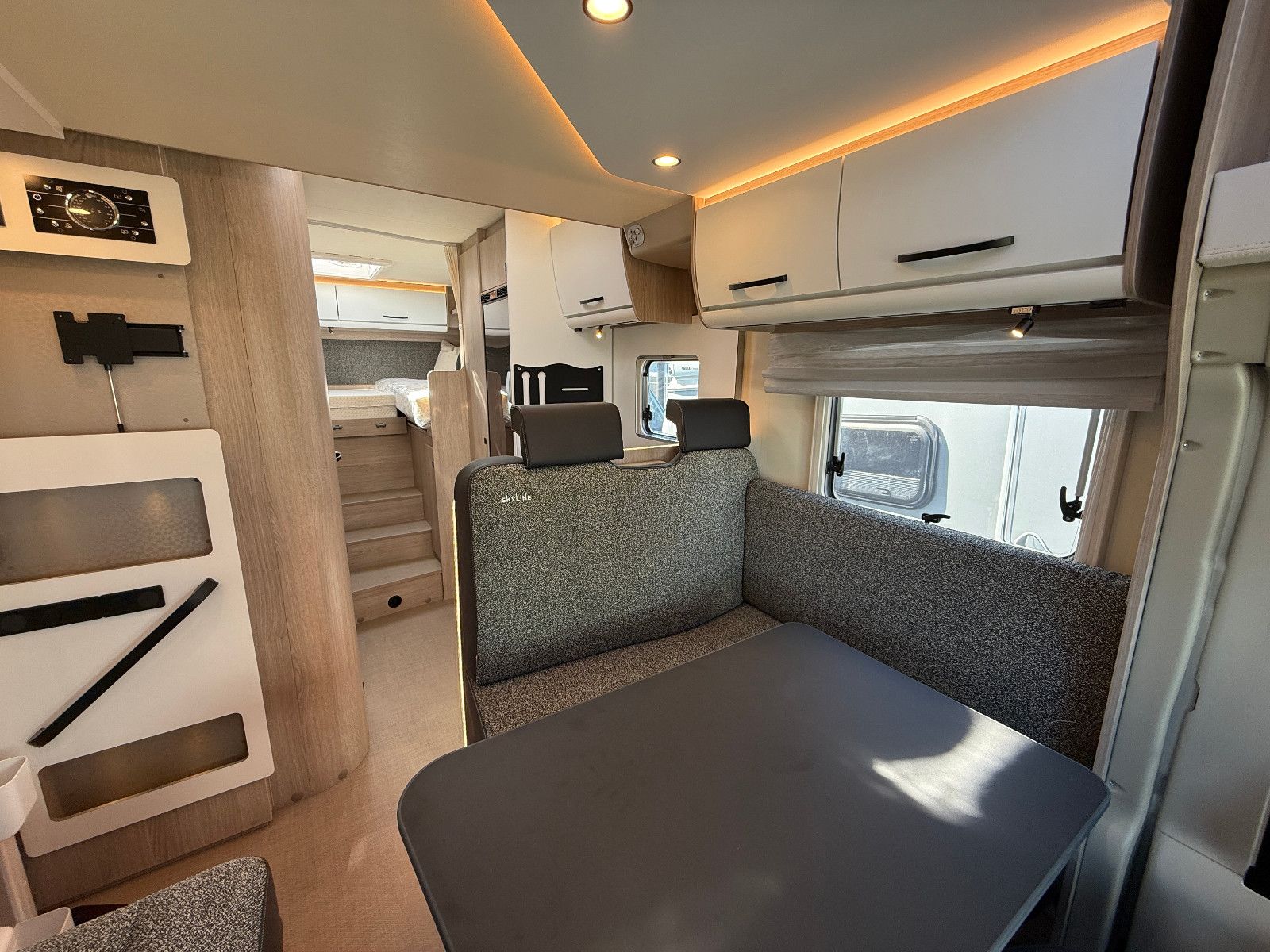 Fahrzeugabbildung Bürstner Lyseo Time Skyline 726G - Sie sparen 16.199€!