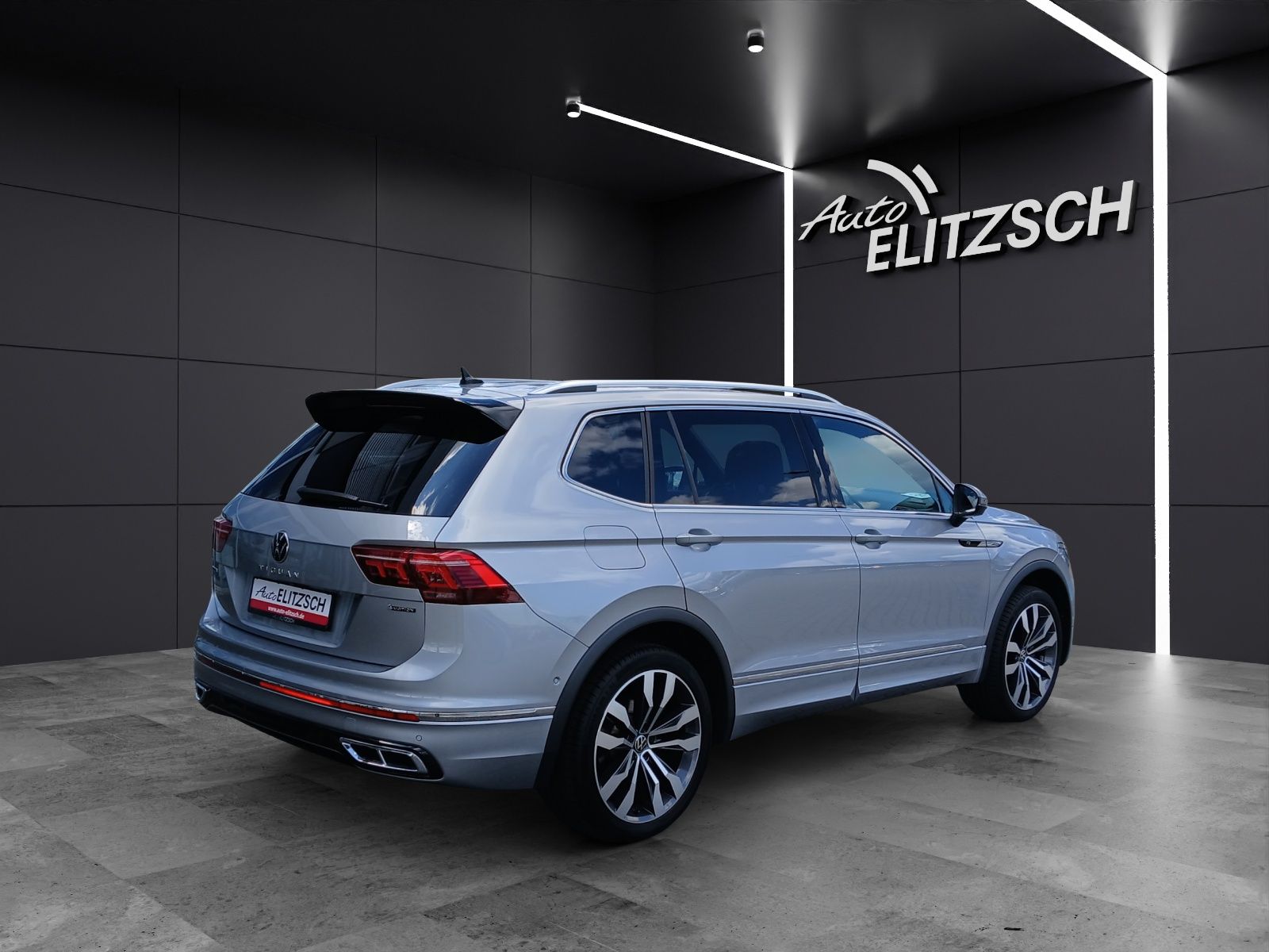 Fahrzeugabbildung Volkswagen Tiguan Allspace TSI R-Line DSG 4M IQ.Light Navi