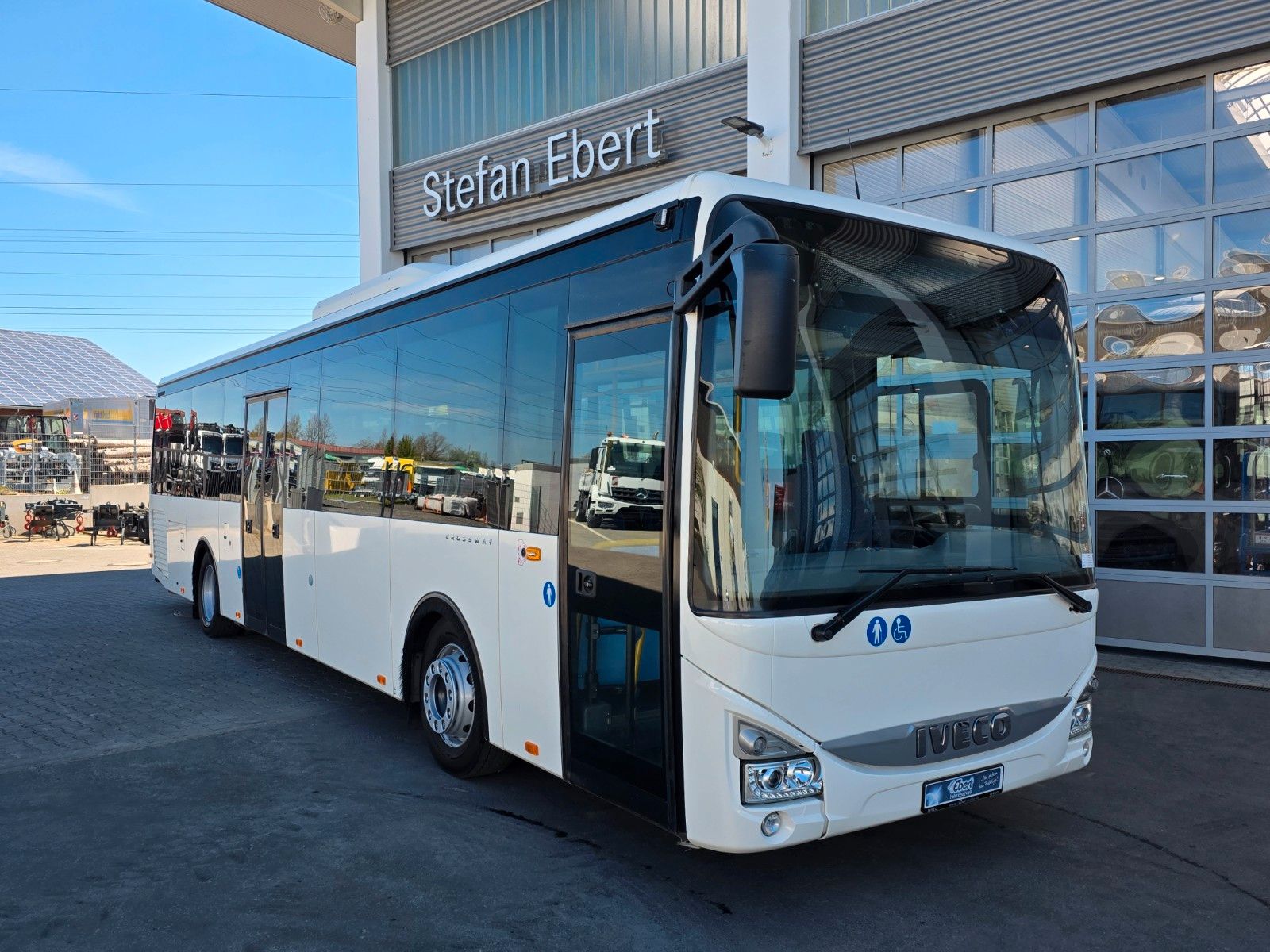 Fahrzeugabbildung Iveco Crossway LI6C 12 Klima Intarder 45+26+1
