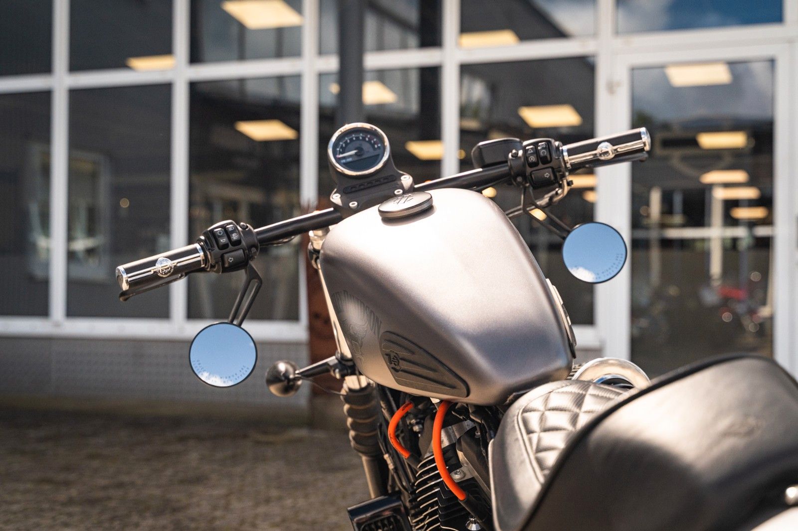 Fahrzeugabbildung Harley-Davidson XL883N Sportster Iron 883 - Racer Umbau 1200ccm