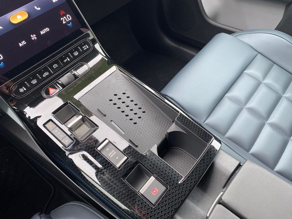 Fahrzeugabbildung Citroën C5 Aircross Hybrid 145 Automatik MAX *NEUES MODE