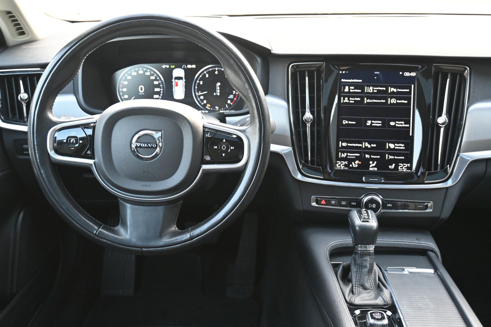 Fahrzeugabbildung Volvo S 90 T5 Lim*Mom*LED*Navi*STHZ*Miete*MIETKAUF