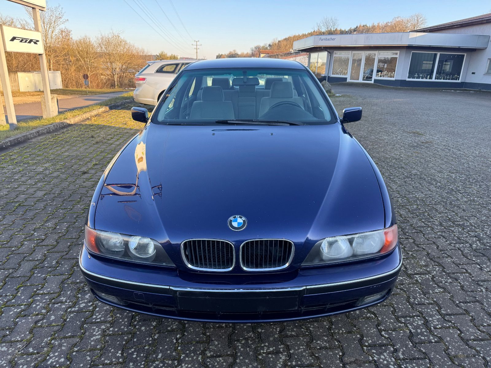 Fahrzeugabbildung BMW 520i