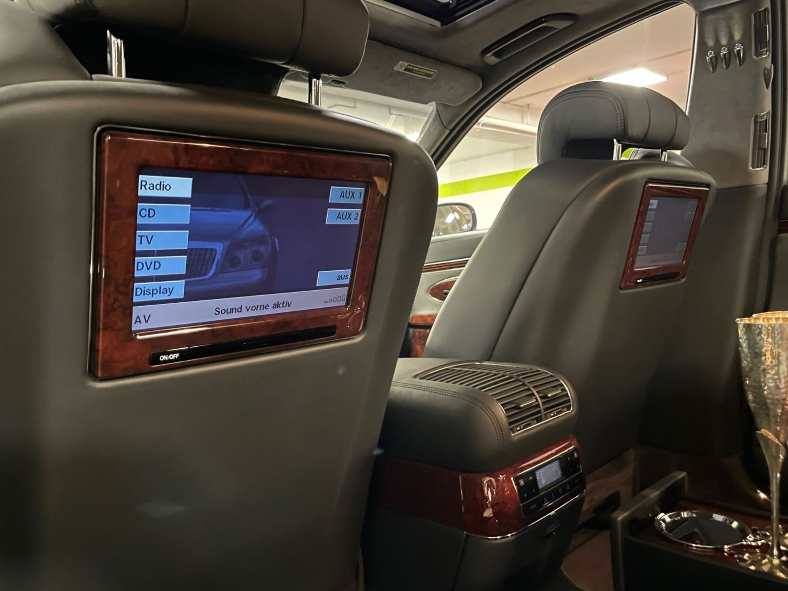 Fahrzeugabbildung Maybach MAYBACH 57 DUOTONE FIRSTCLASS FOND TV FULLOPTION