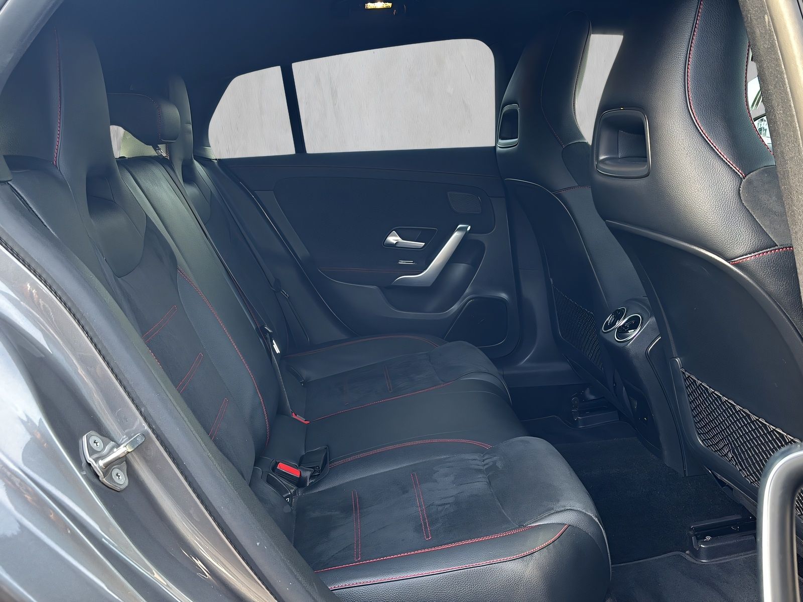 Fahrzeugabbildung Mercedes-Benz CLA 200 Shooting Brake AMG LINE NIGHT LED DSC
