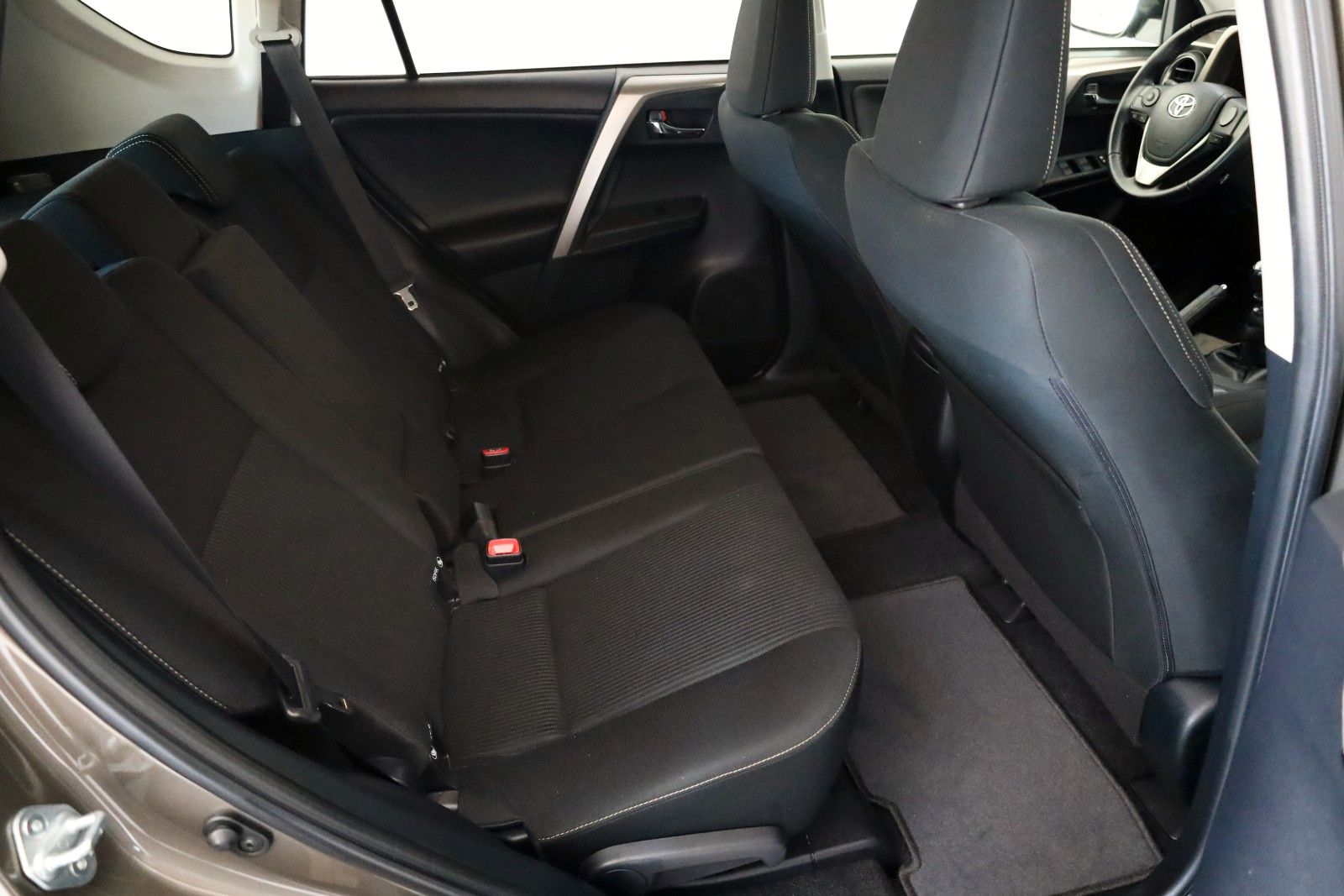 Fahrzeugabbildung Toyota RAV4 Edition 4x4, Kamera, SH, PDC, AHK, SR+WR