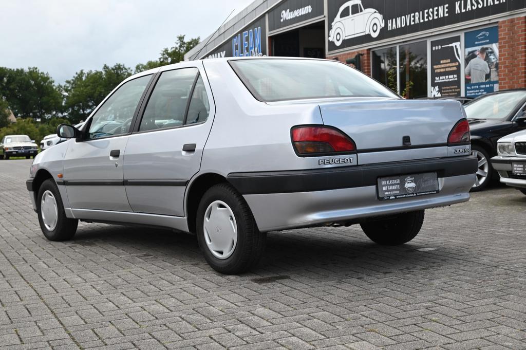 Peugeot 306