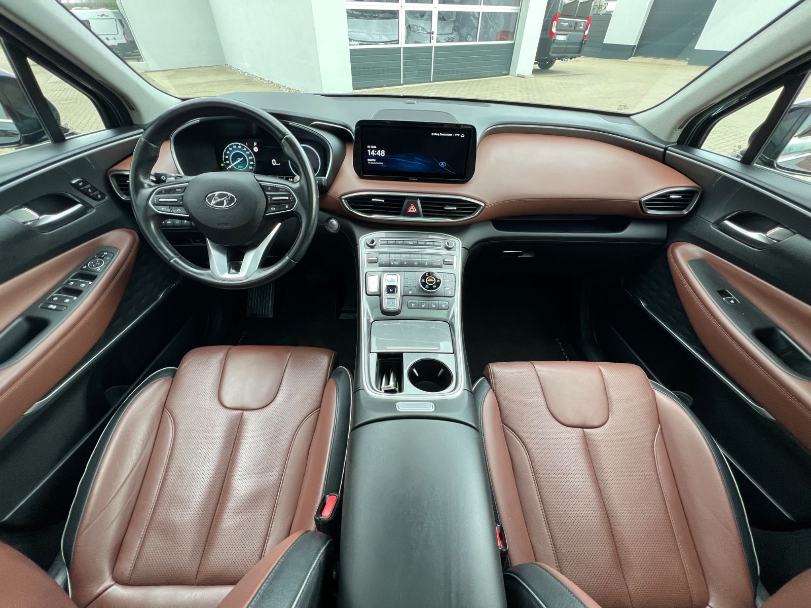 Fahrzeugabbildung Hyundai HYUNDAI SANTA FE 1.6 HEV 4WD Signature