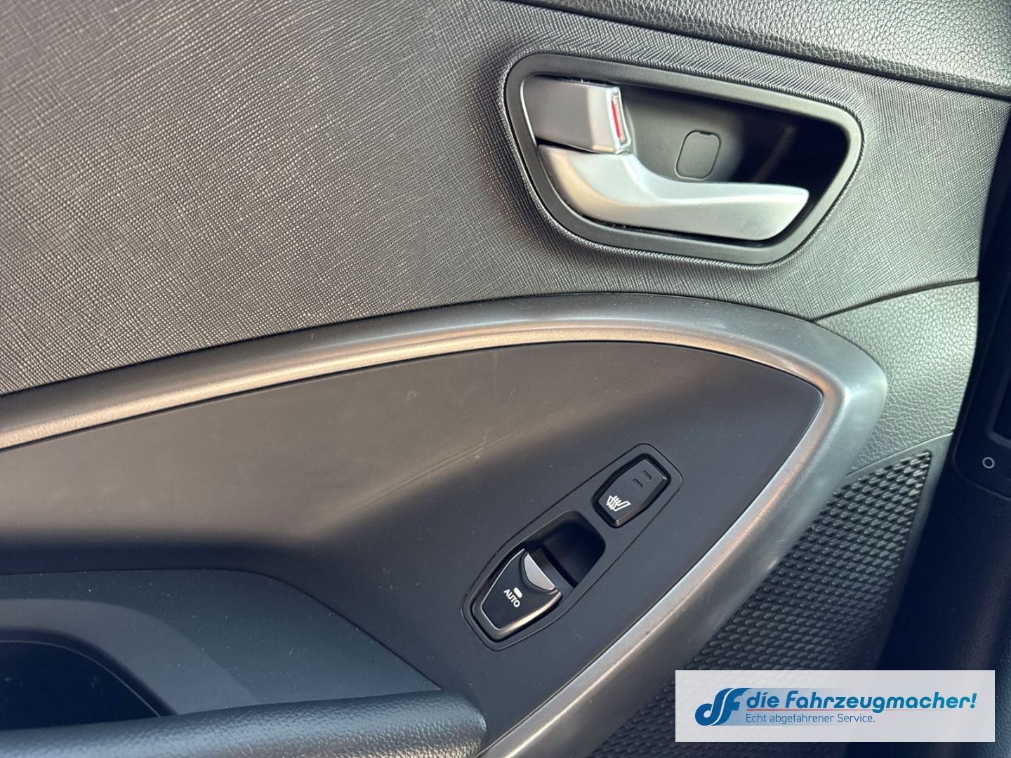 Fahrzeugabbildung Hyundai SANTA FE Premium 4WD Navi Memory Sitze *EXPORT