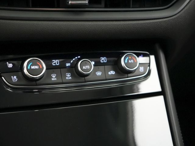 Grandland GSe PHEV 4X4 AUTOMATIK+AHK+NAVI+360 GR