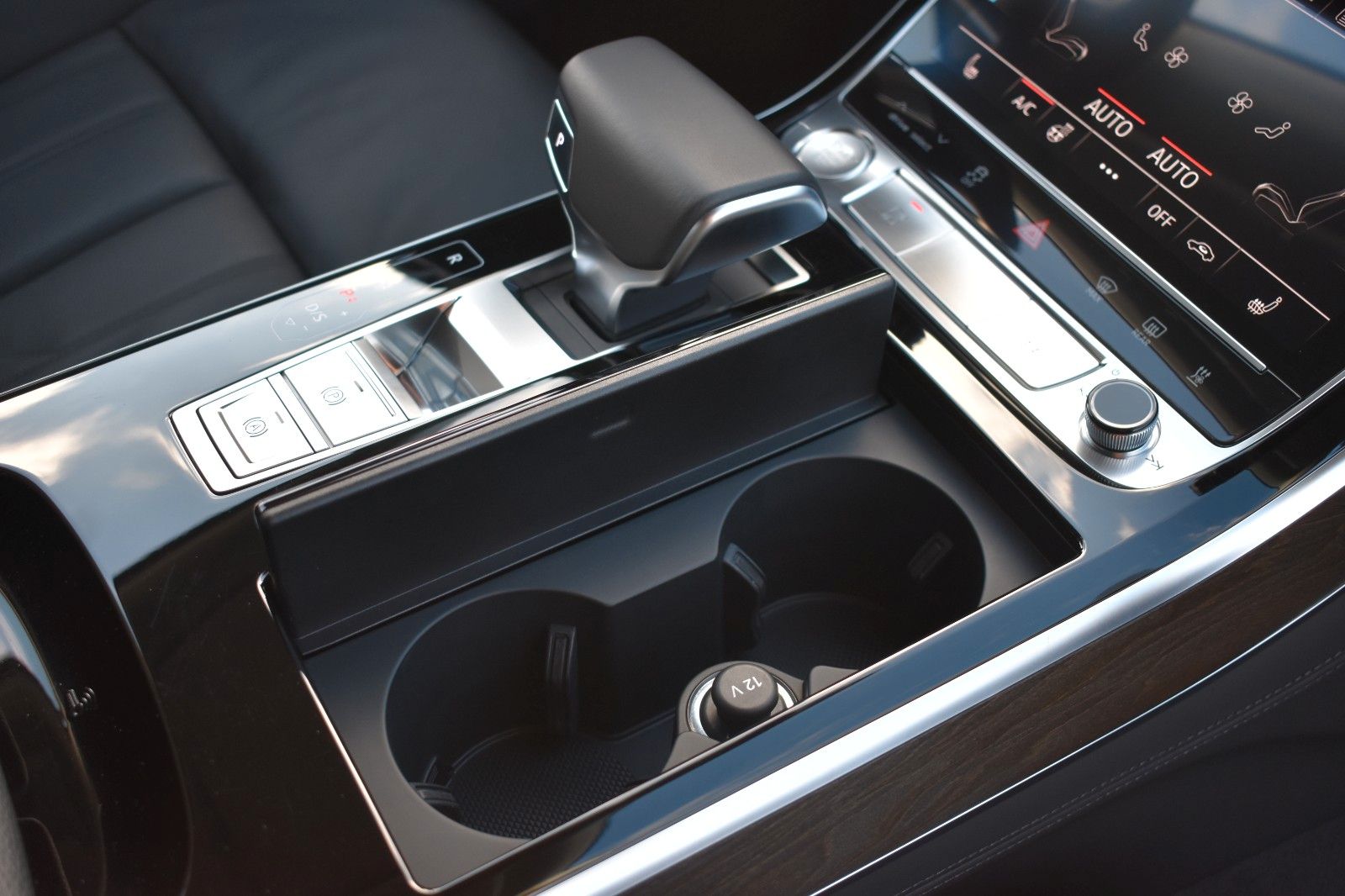 Fahrzeugabbildung Audi A8 55 TFSI quattro Matrix Softc. Standh.1.Hand