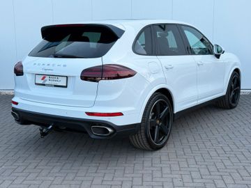 Porsche Cayenne - 4