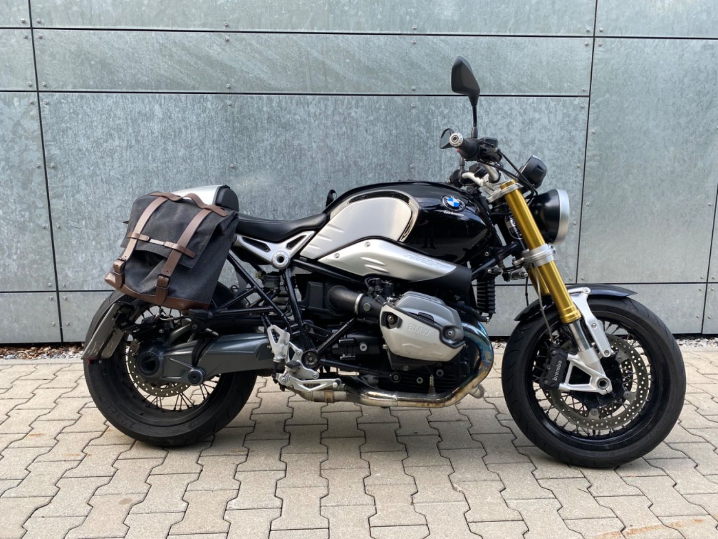 Fahrzeugabbildung BMW R nine T viel Zubehör