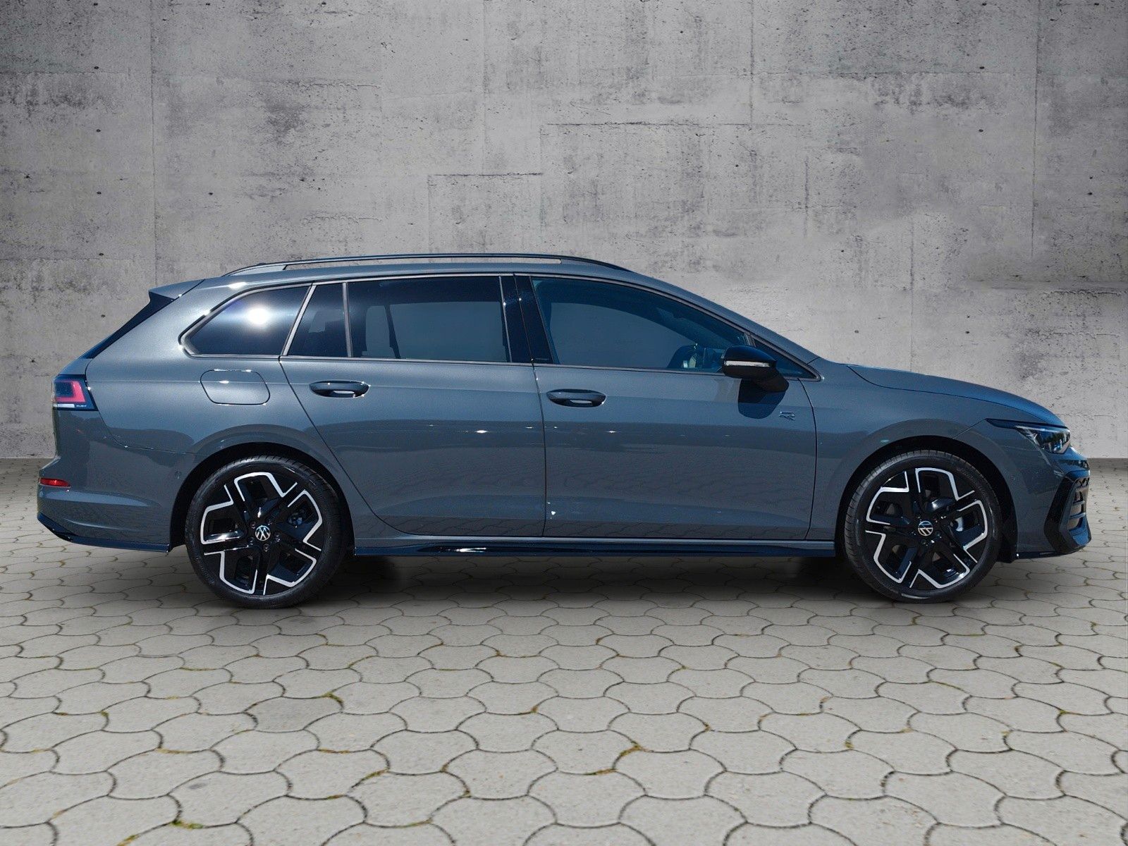 Volkswagen Golf VIII Variant 2.0 TSI 150 kW 4Motion R-Line foto 4
