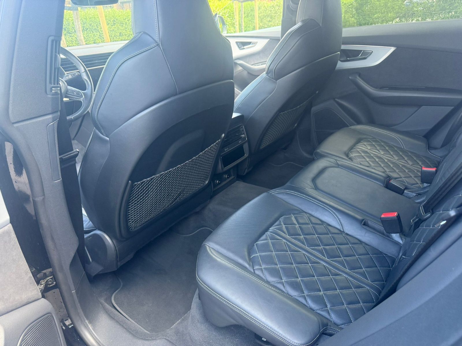 Fahrzeugabbildung Audi Q8 50 TDI quattro S-Line 1. Hand Vollausstattung