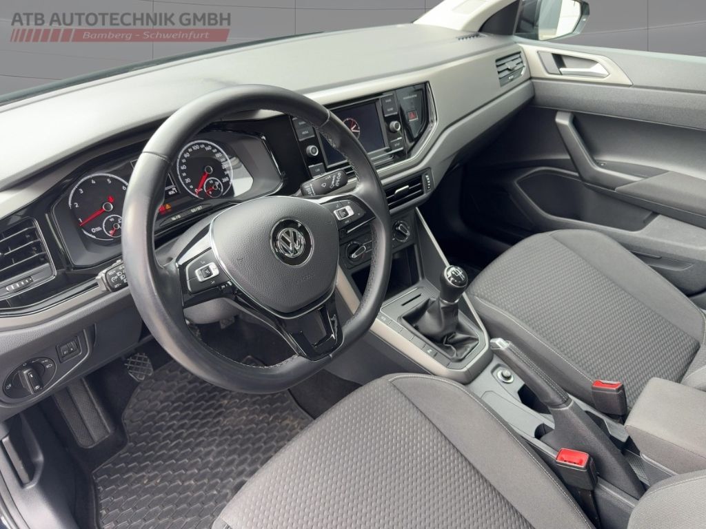 Fahrzeugabbildung Volkswagen Polo Comfortline Sitzheizung Klima Einparkhilf