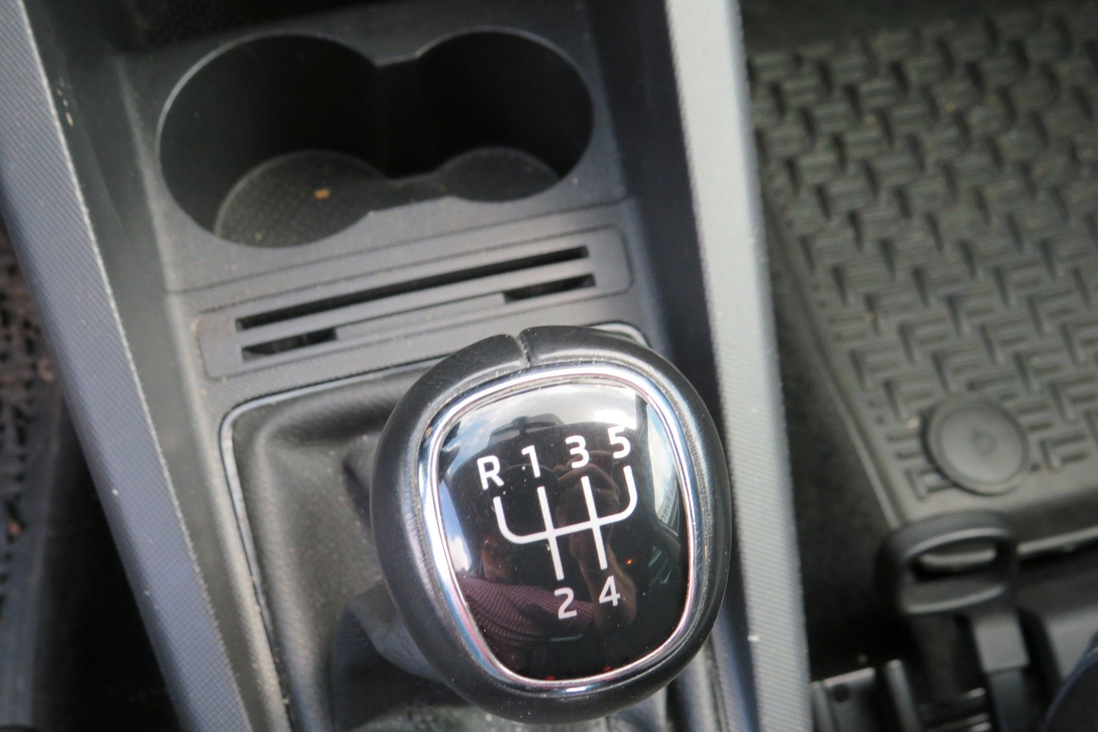 Fahrzeugabbildung SKODA Fabia Combi Ambition NAVI PDC GJ SITZH APP 1.HD