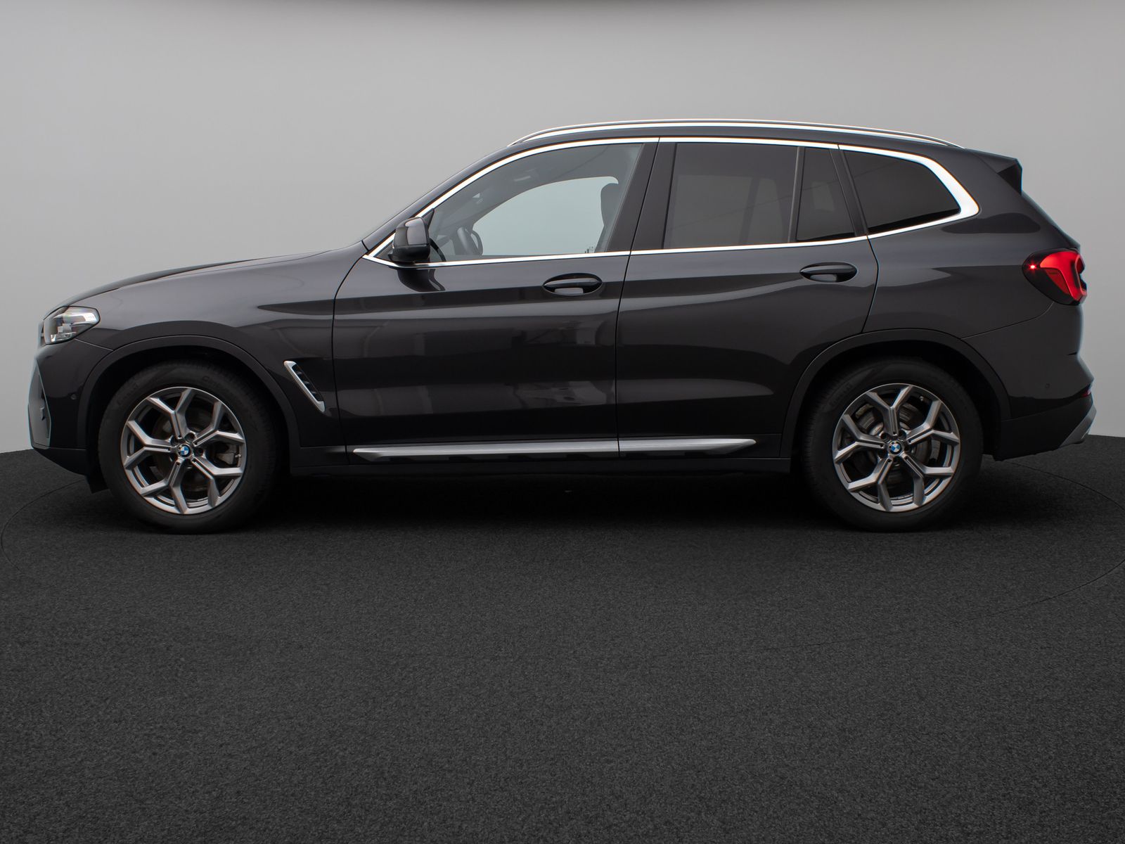Fahrzeugabbildung BMW X3 xD20d Panor Kamera DAB HiFi Komfort Sport 19"