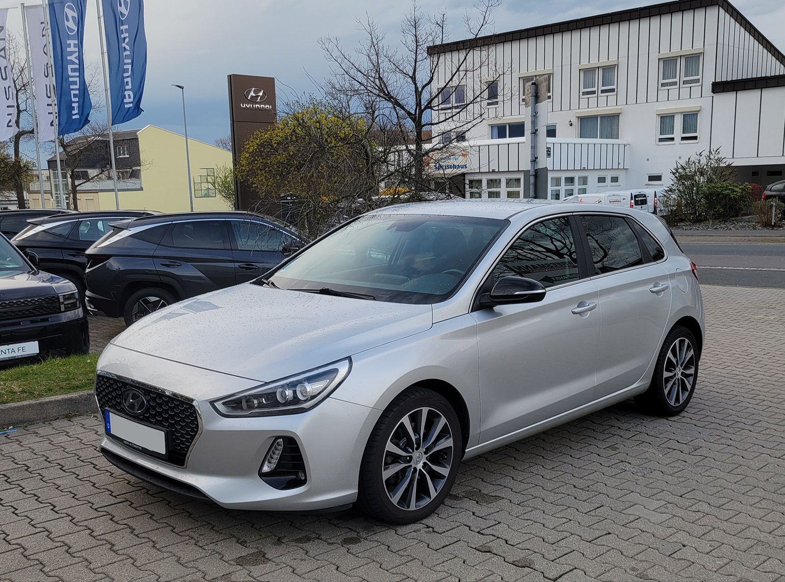 HYUNDAI i30