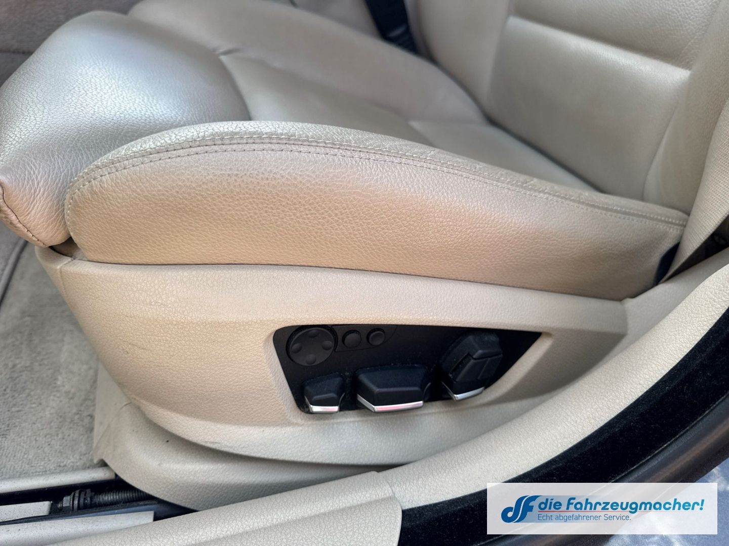 Fahrzeugabbildung BMW 523 i AHK-el. klappb. Navi Soundsystem *EXPORT