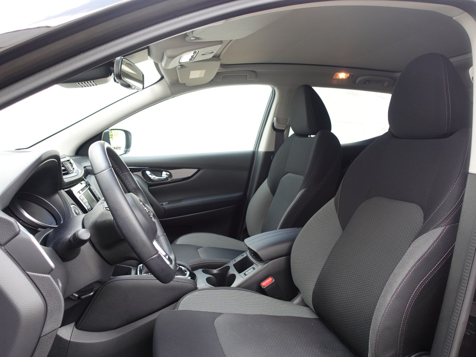 Fahrzeugabbildung Nissan Qashqai 1.3 DIG-T Zama  Automatik SHZ,Pano,Navi